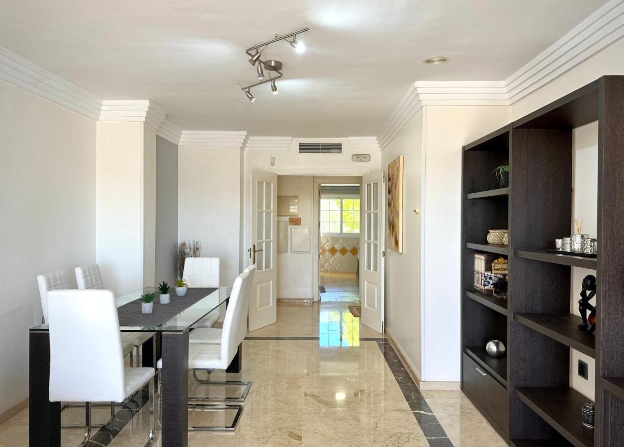 Moderno Apartamento Con Preciosas Vistas Al Mar En Urbanizacion Con Piscina - Rio Real 11 2G Marbella Esterno foto
