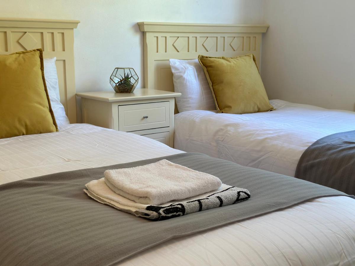 Moderno Apartamento Con Preciosas Vistas Al Mar En Urbanizacion Con Piscina - Rio Real 11 2G Marbella Esterno foto