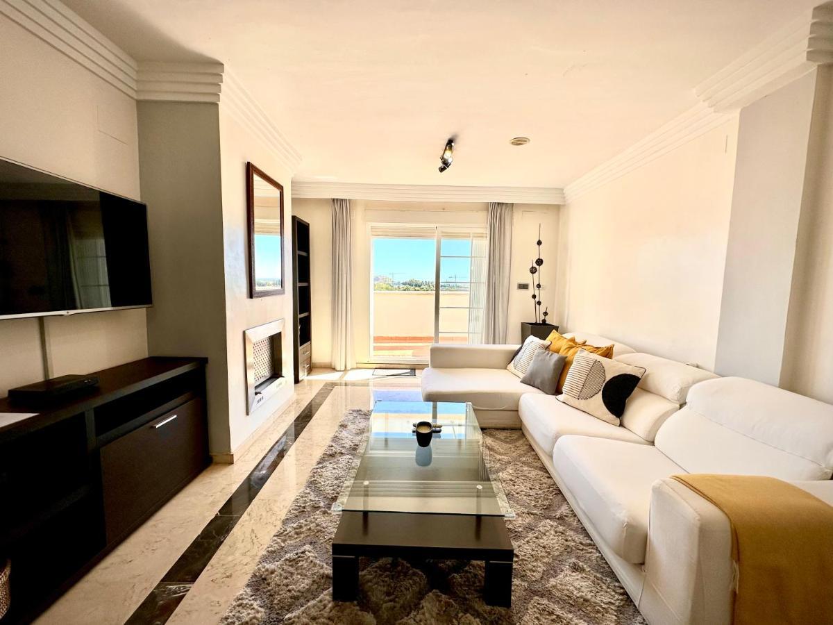 Moderno Apartamento Con Preciosas Vistas Al Mar En Urbanizacion Con Piscina - Rio Real 11 2G Marbella Esterno foto