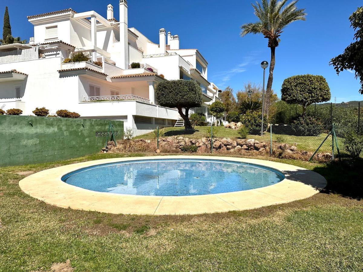 Moderno Apartamento Con Preciosas Vistas Al Mar En Urbanizacion Con Piscina - Rio Real 11 2G Marbella Esterno foto