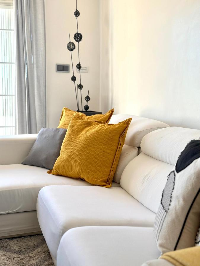Moderno Apartamento Con Preciosas Vistas Al Mar En Urbanizacion Con Piscina - Rio Real 11 2G Marbella Esterno foto