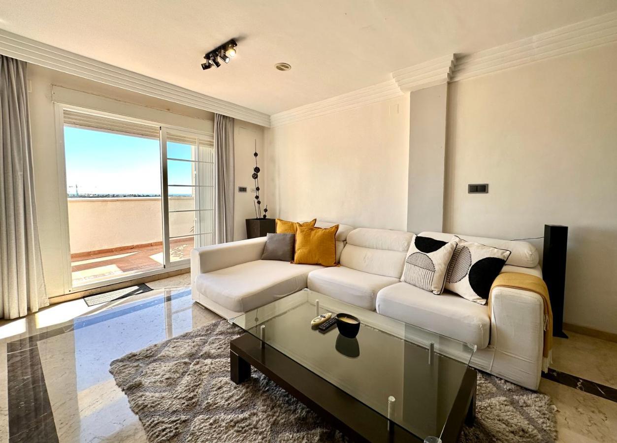 Moderno Apartamento Con Preciosas Vistas Al Mar En Urbanizacion Con Piscina - Rio Real 11 2G Marbella Esterno foto